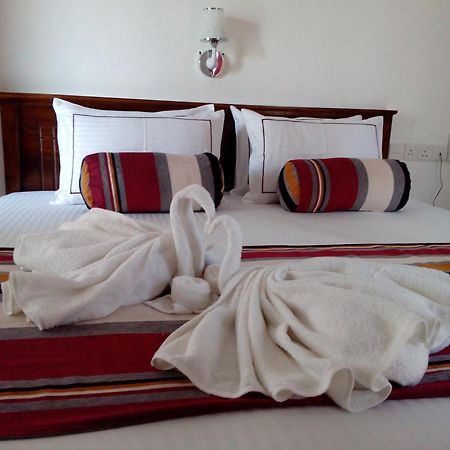 Hotel Moonstone Анурадхапура Екстериор снимка