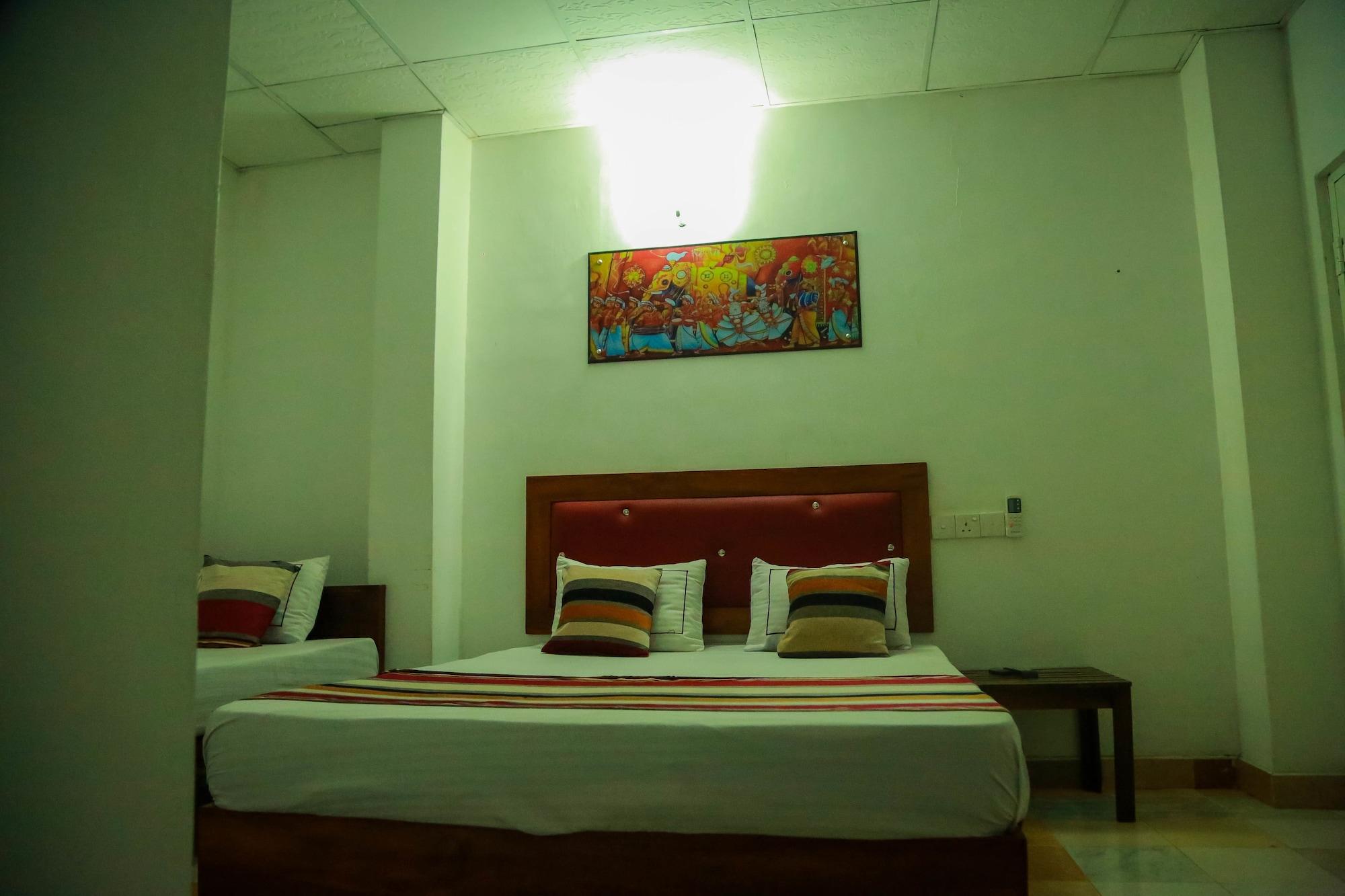 Hotel Moonstone Анурадхапура Екстериор снимка
