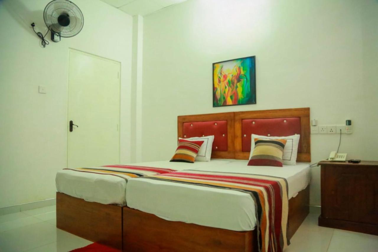 Hotel Moonstone Анурадхапура Екстериор снимка