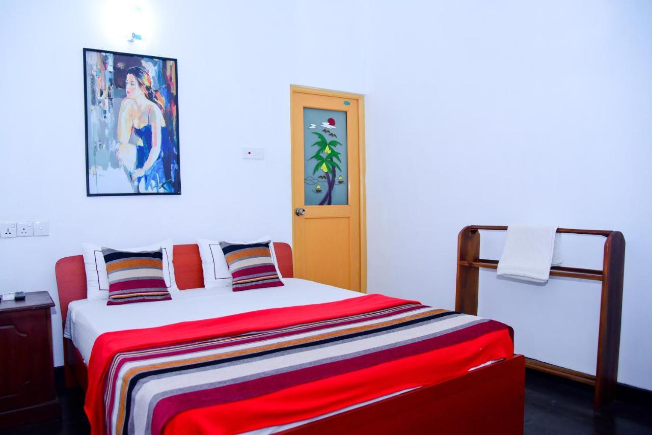 Hotel Moonstone Анурадхапура Екстериор снимка